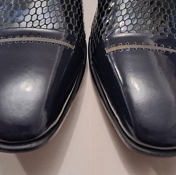 NWOT Crocodile Black Wing Tip Shoes    Size 9.5 (42) main image 9